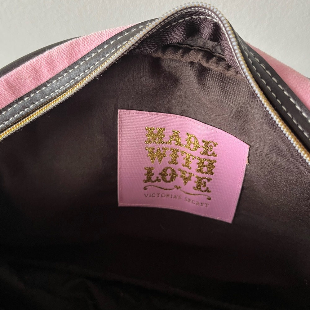 Victoria's Secret Y2K tote features a pink velvety fabric with "LOVE" - Picture 6 of 7